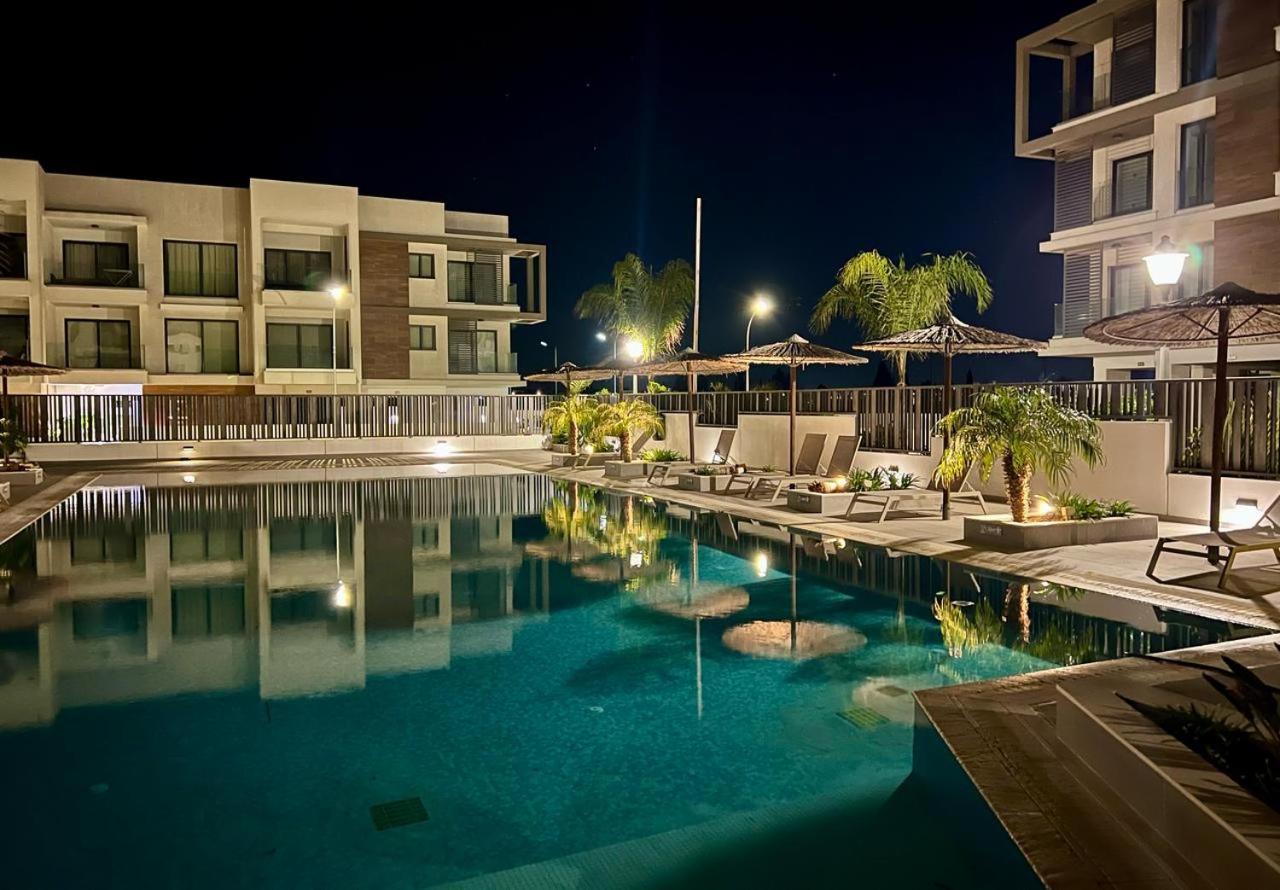 פאראלימני Cosmos Residence מראה חיצוני תמונה